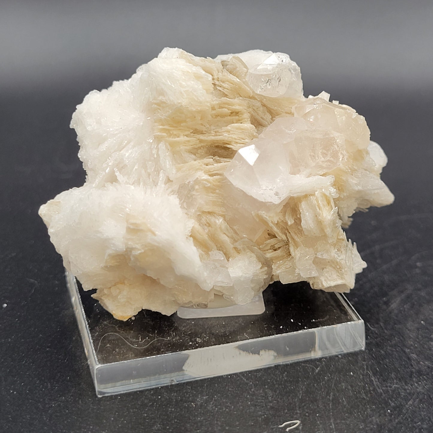 Mixed mineral specimens - Albite, Feldspar, Apophyllite