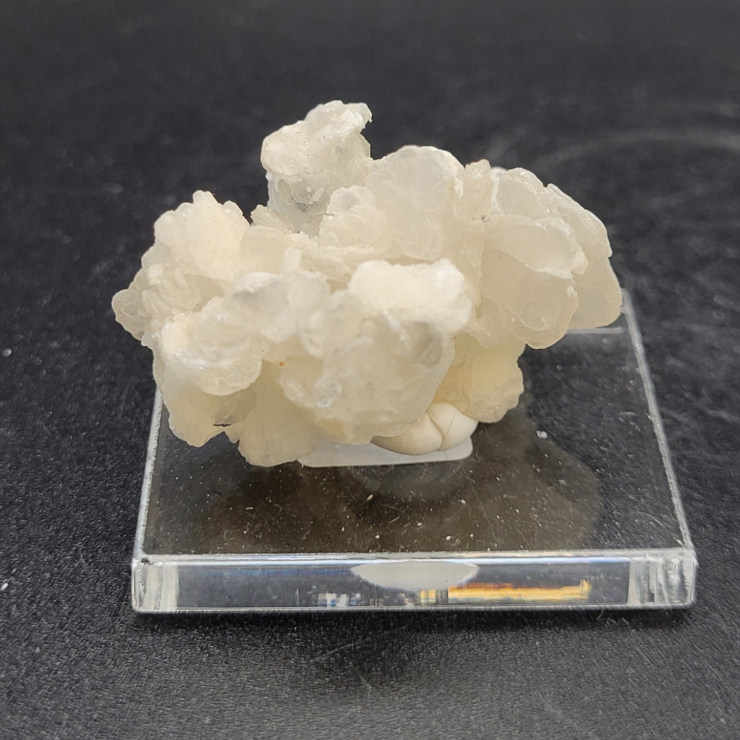 Mixed mineral specimens - Albite, Feldspar, Apophyllite