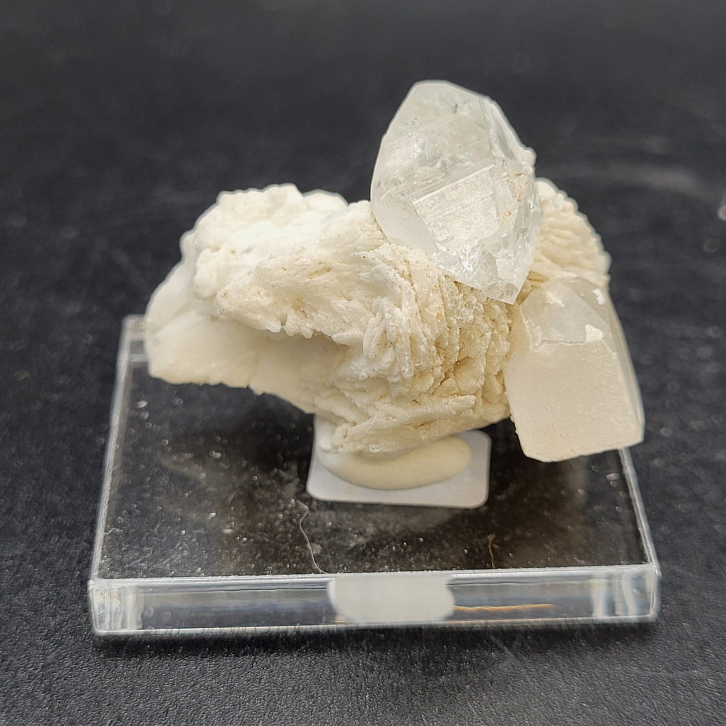 Mixed mineral specimens - Albite, Feldspar, Apophyllite