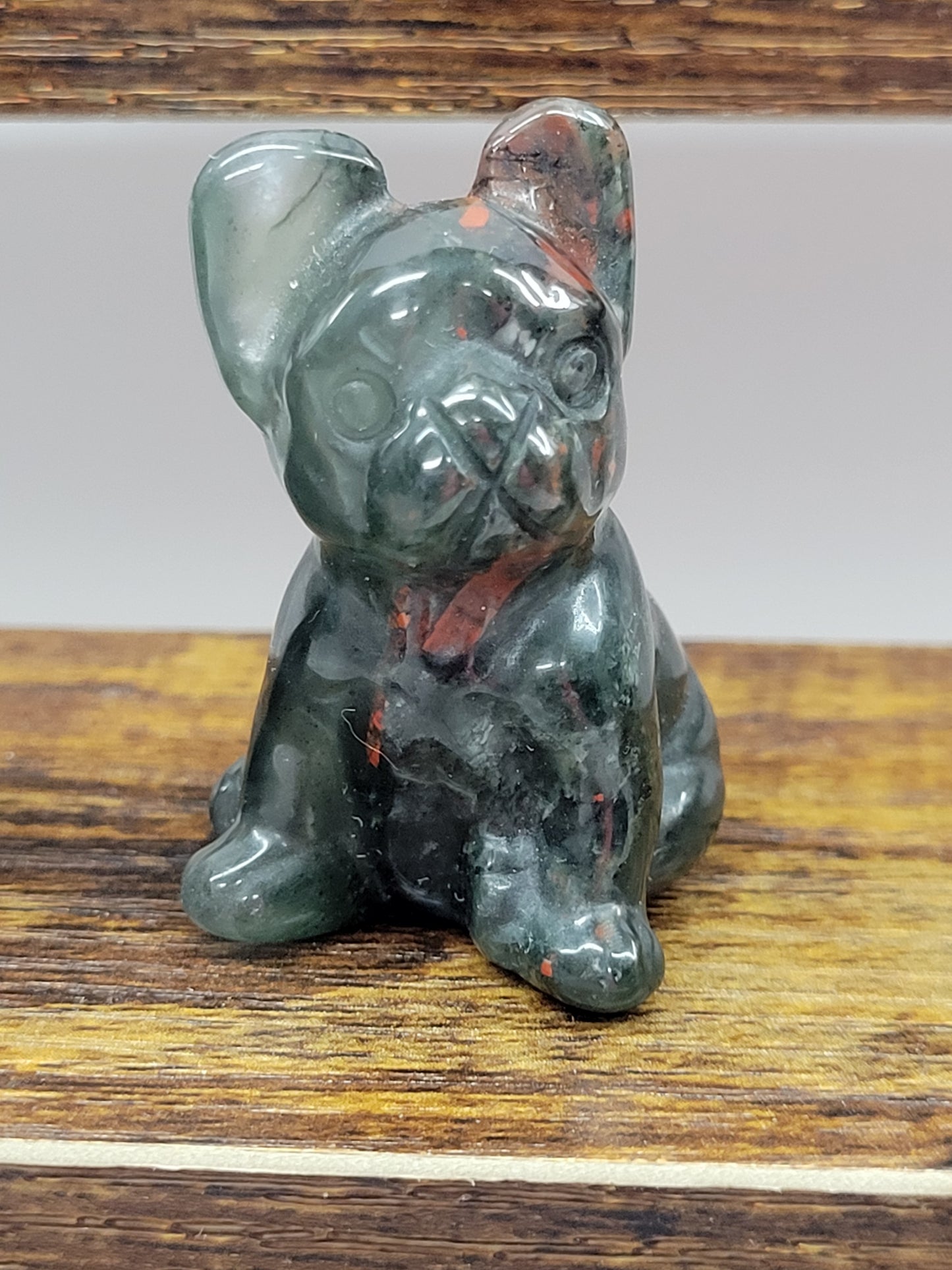 Dog carving - Frenchie (medium)