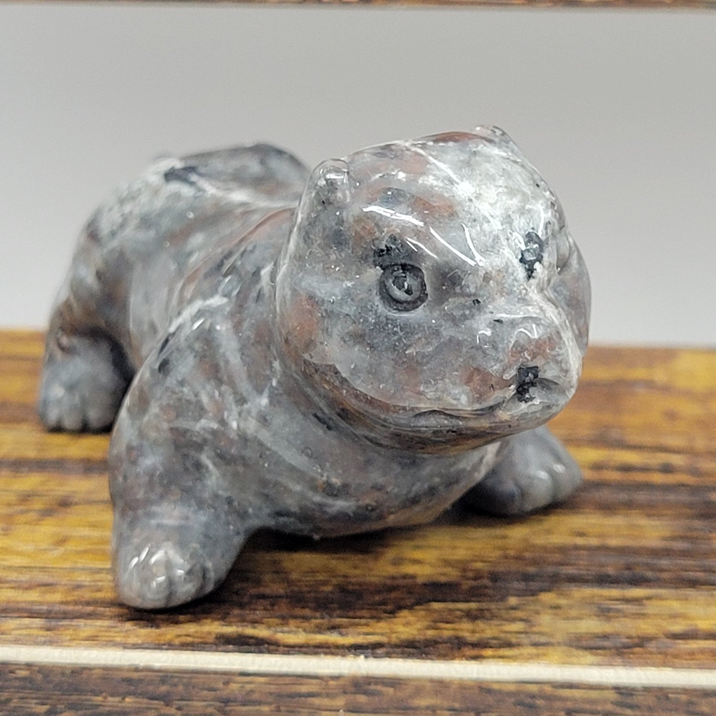 Dog carving - Pit Bull/Bully