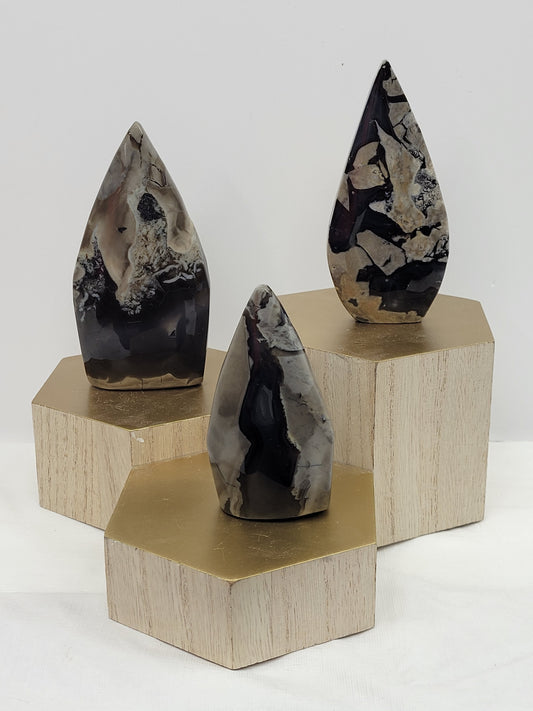 Volcano Agate teardrop flame