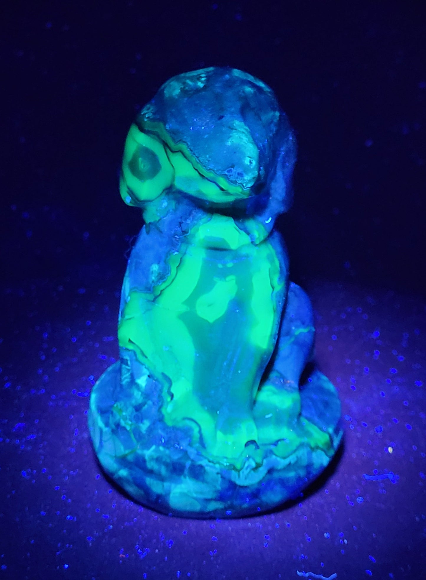 Dog carving - Volcano Agate (L)