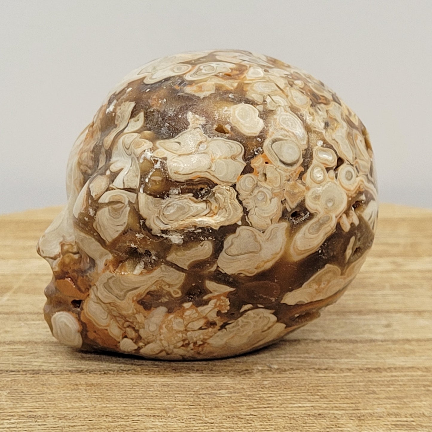 Alien head carving - Amber Calcite (M)