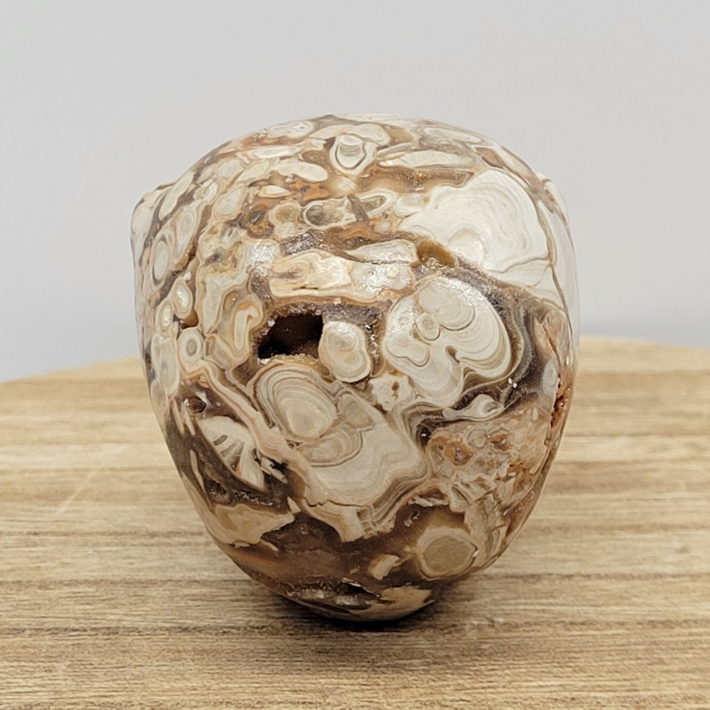 Alien head carving - Amber Calcite (M)