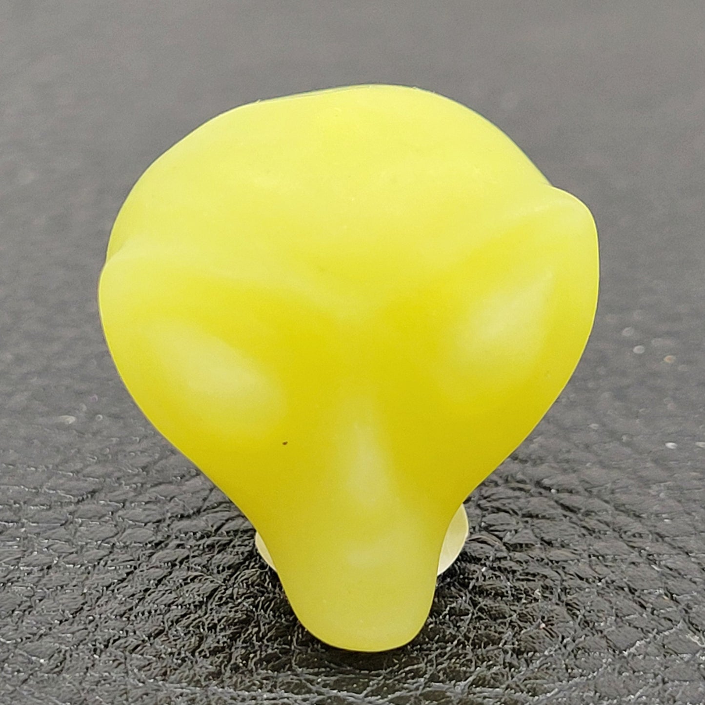 Alien head carving (small)