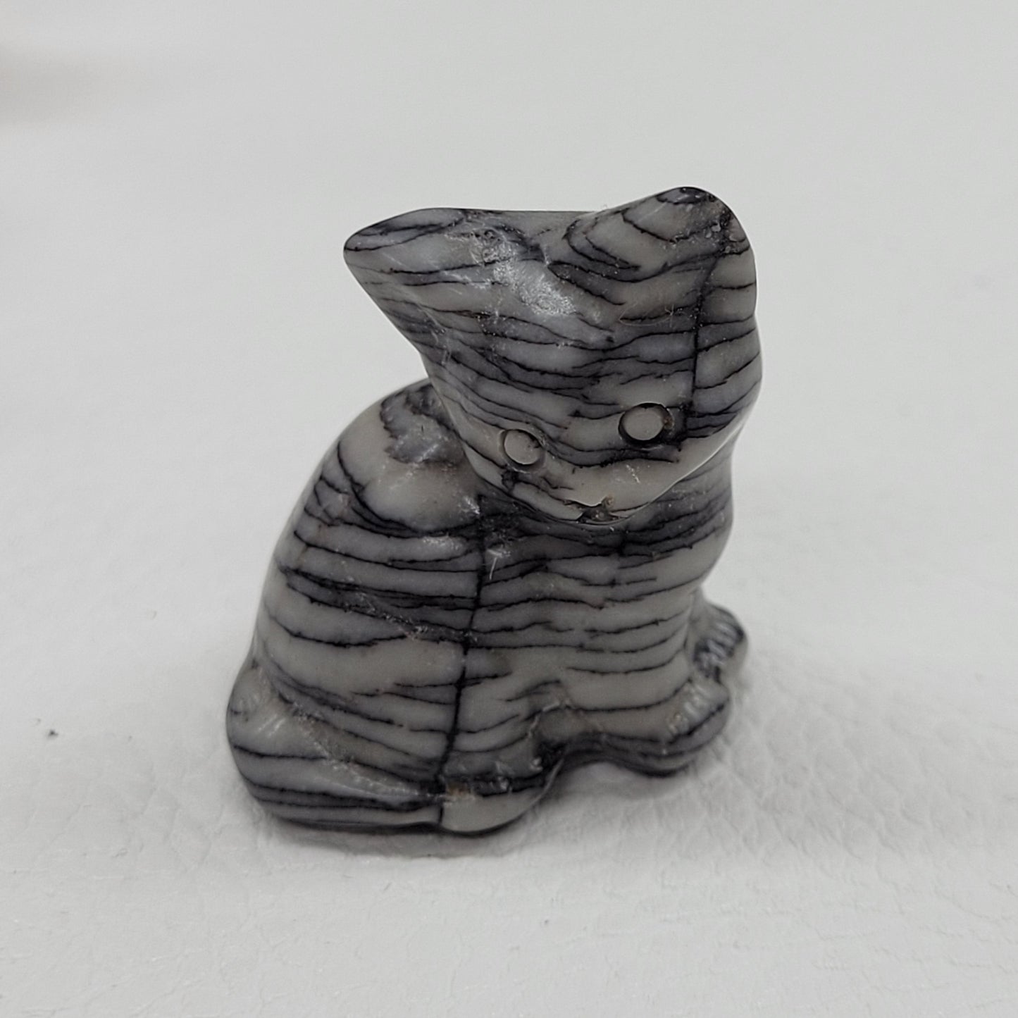 Cat/kitty carvings - side sitting