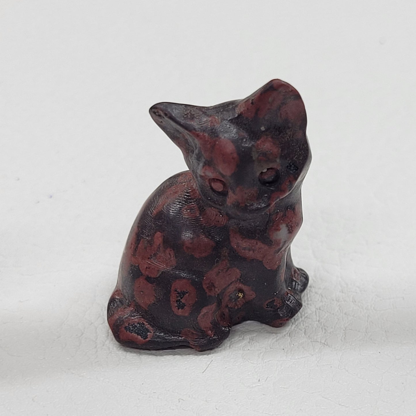 Cat/kitty carvings - side sitting