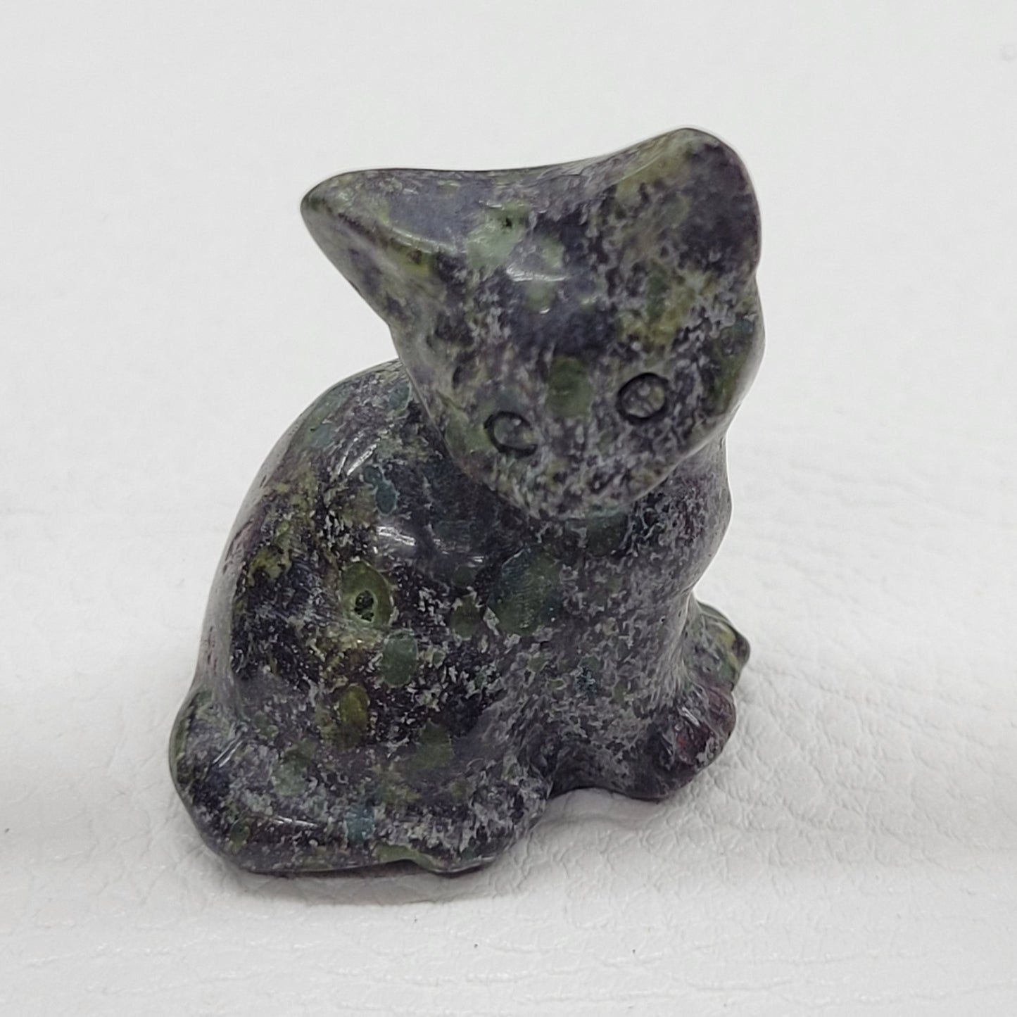 Cat/kitty carvings - side sitting