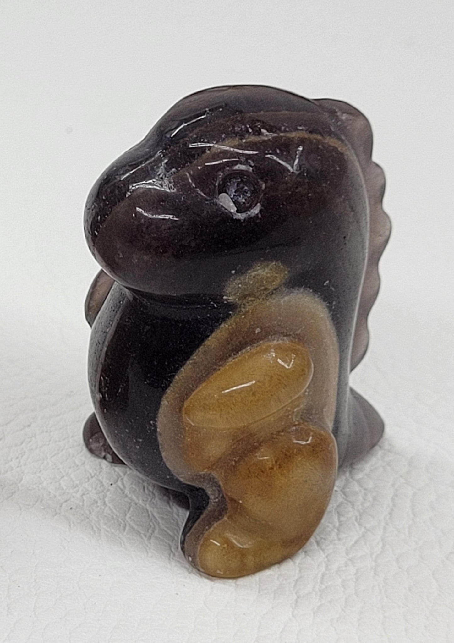 Chubby dinosaur carving - Fluorite (medium)