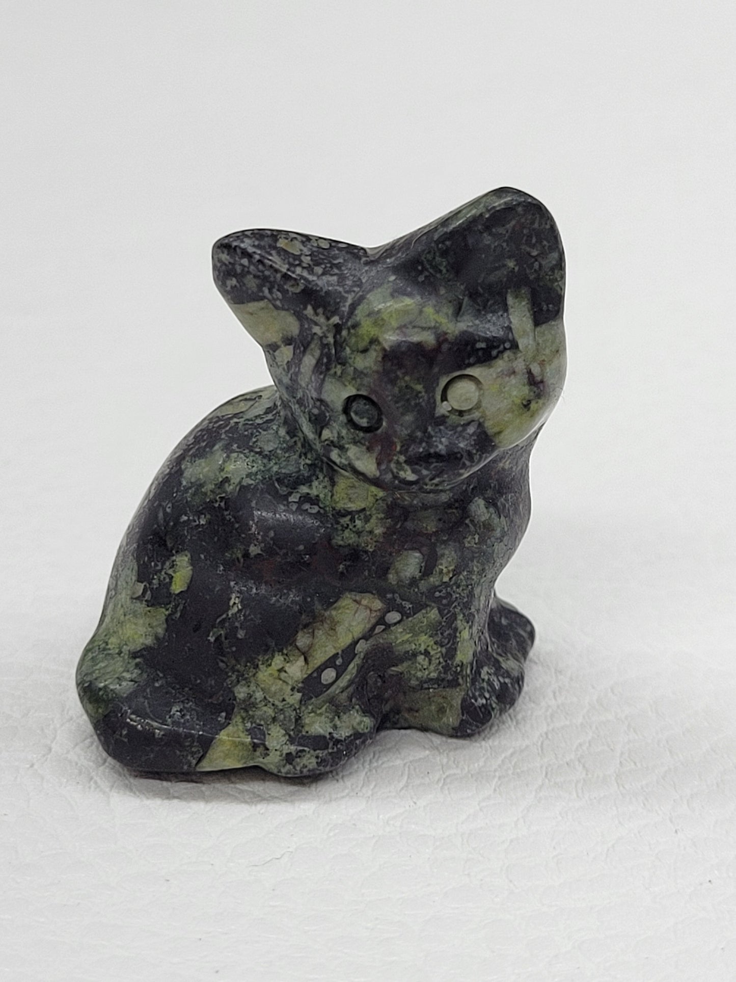 Cat/kitty carvings - side sitting
