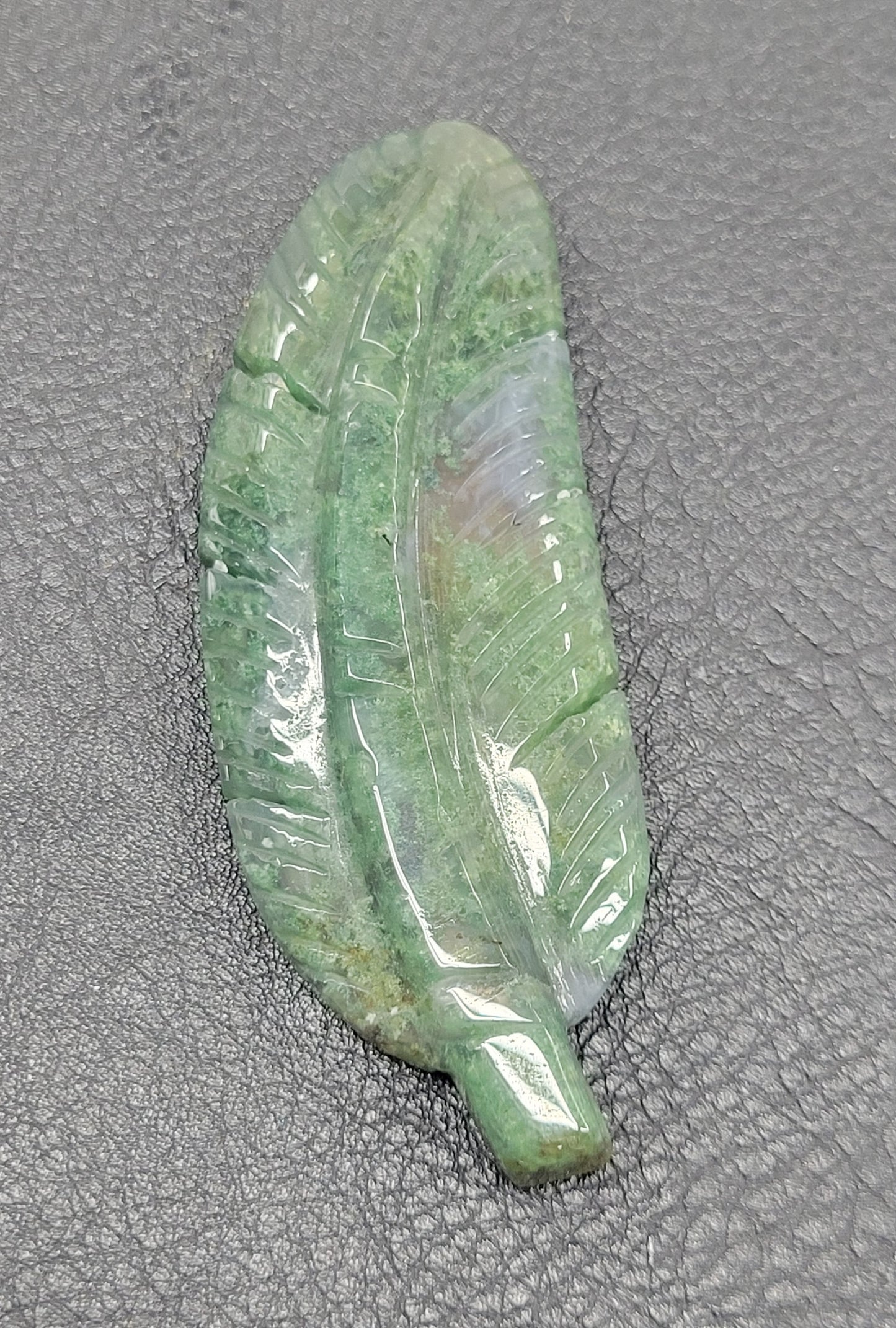 Feather carving (medium)