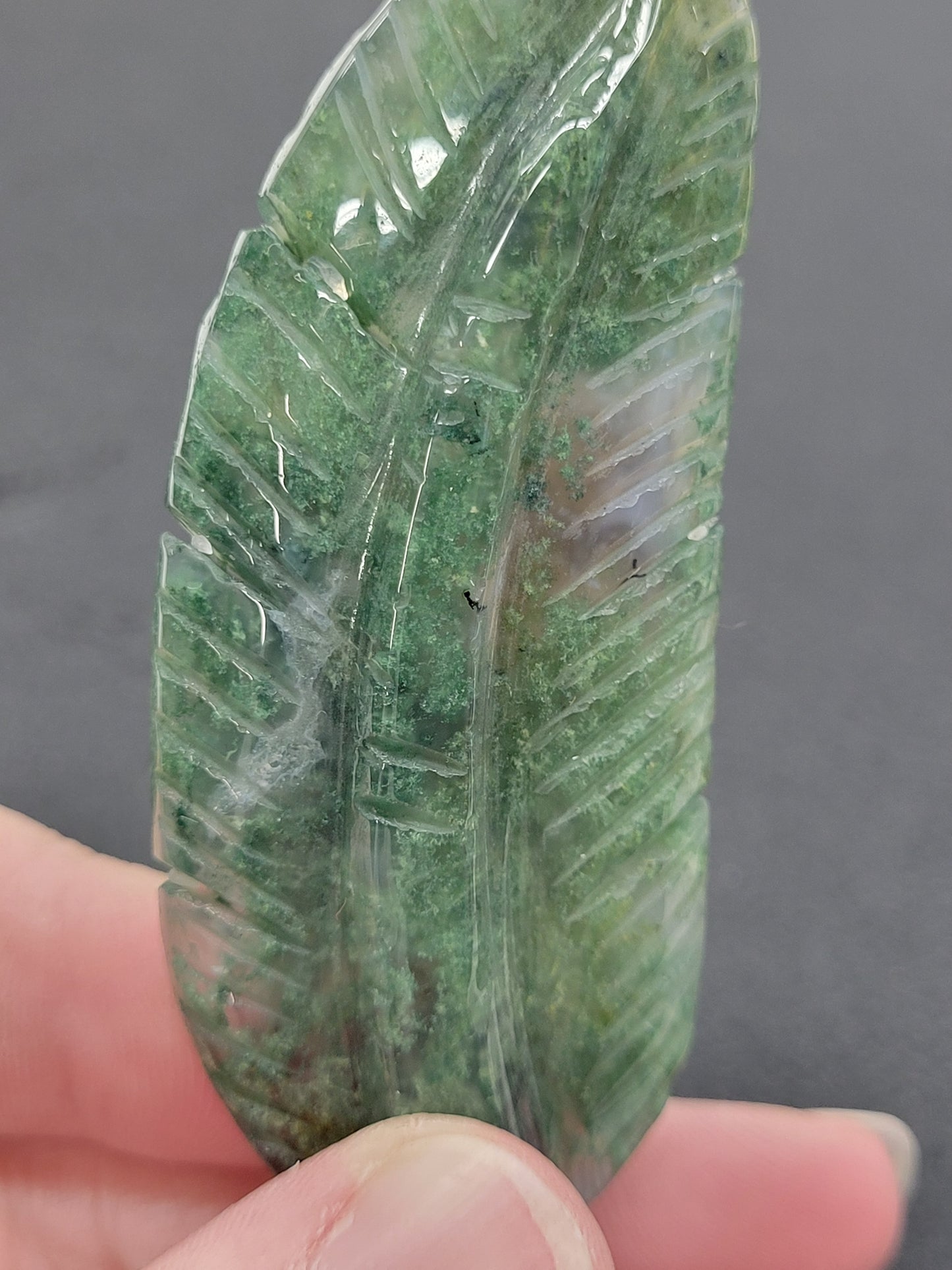 Feather carving (medium)
