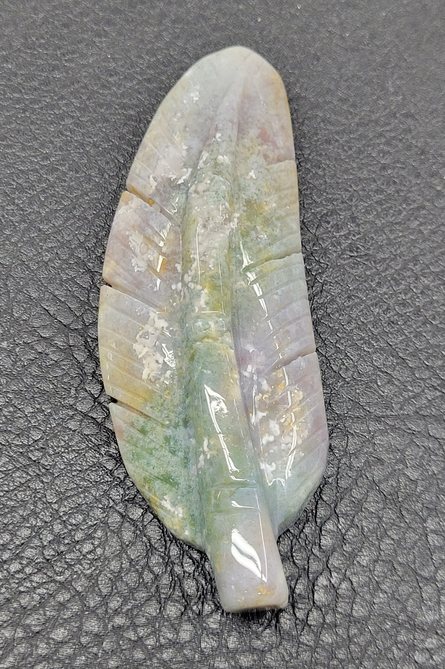 Feather carving (medium)