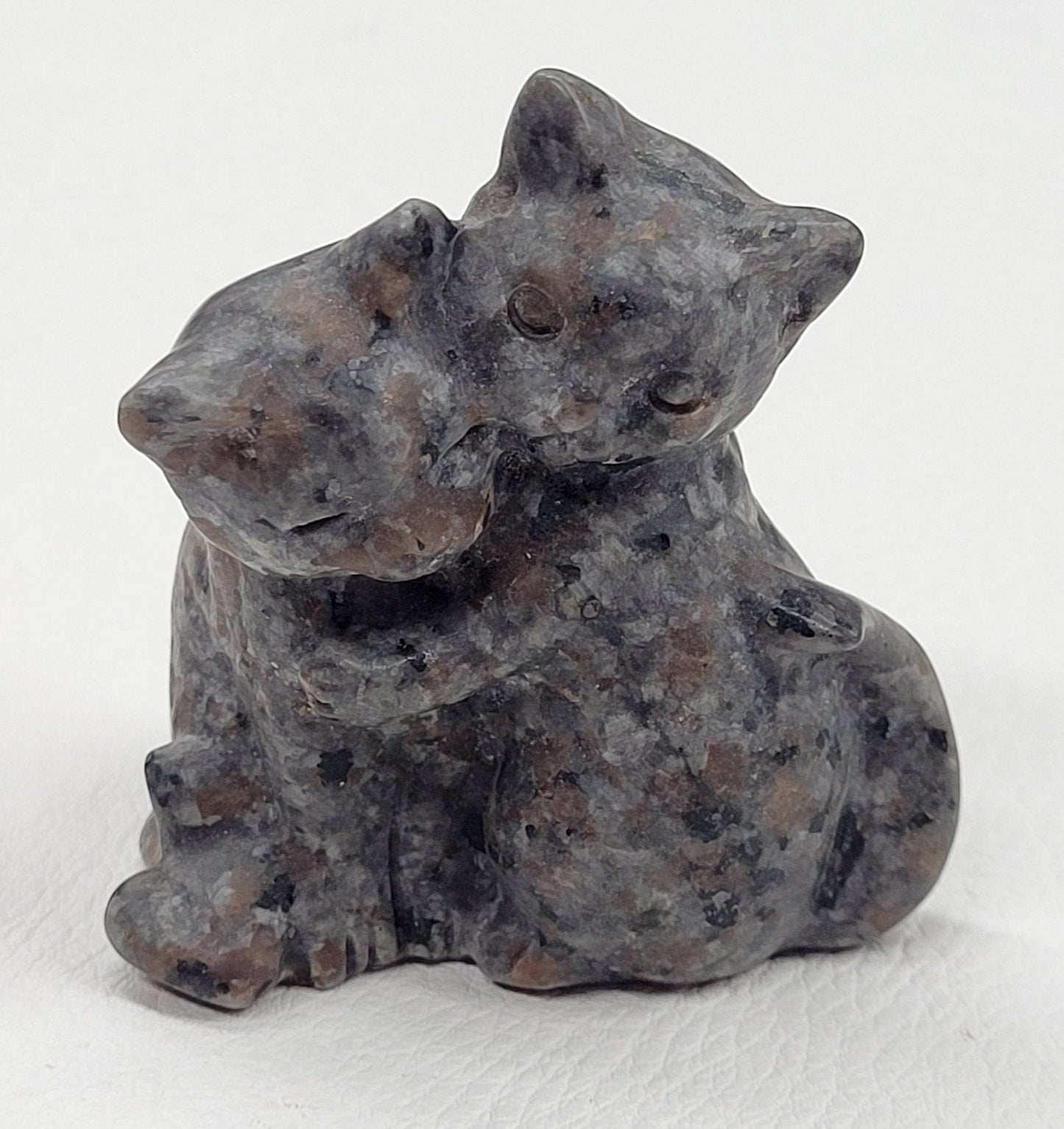 Hugging cat carvings (medium)