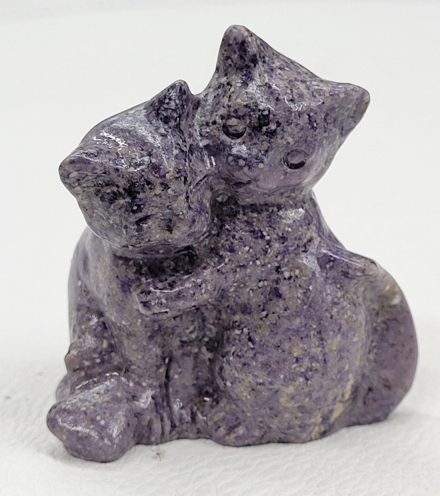 Hugging cat carvings (medium)