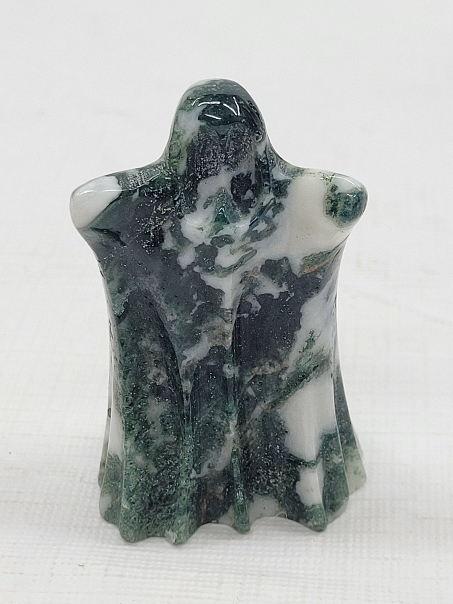 Faceless sheet ghost carving