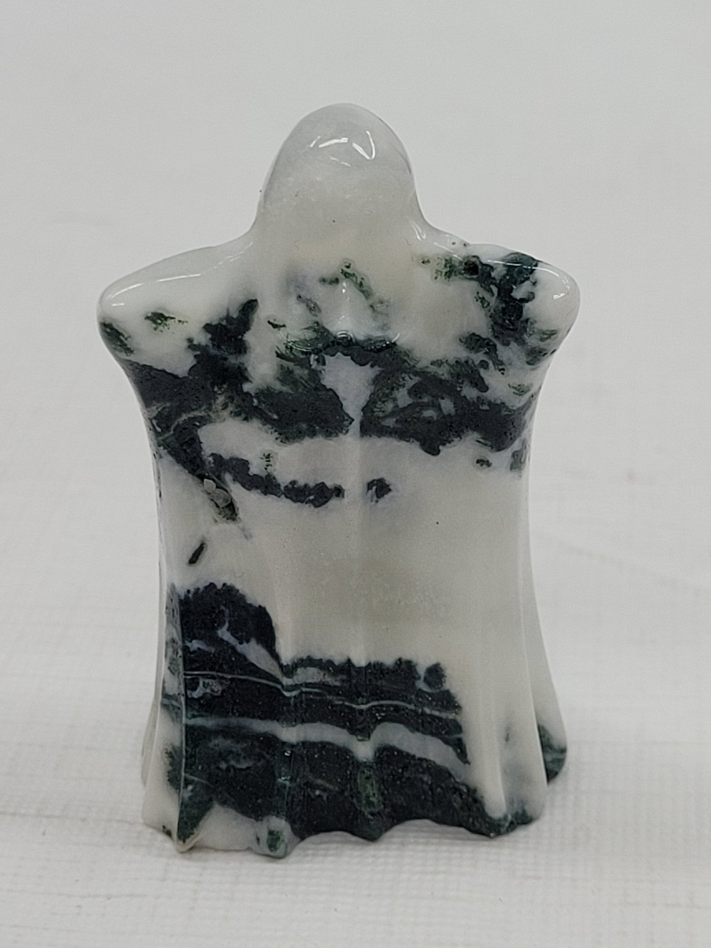 Faceless sheet ghost carving