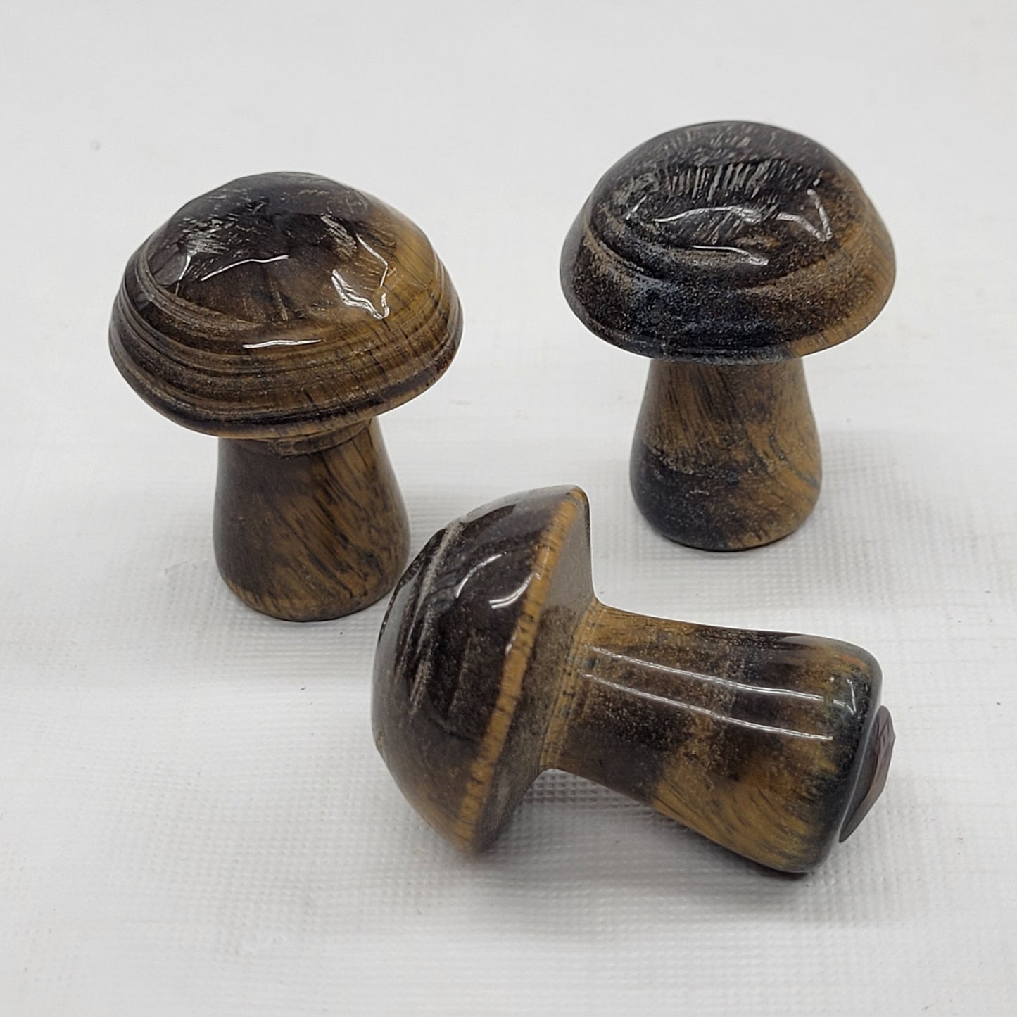 Mushroom carvings (medium)