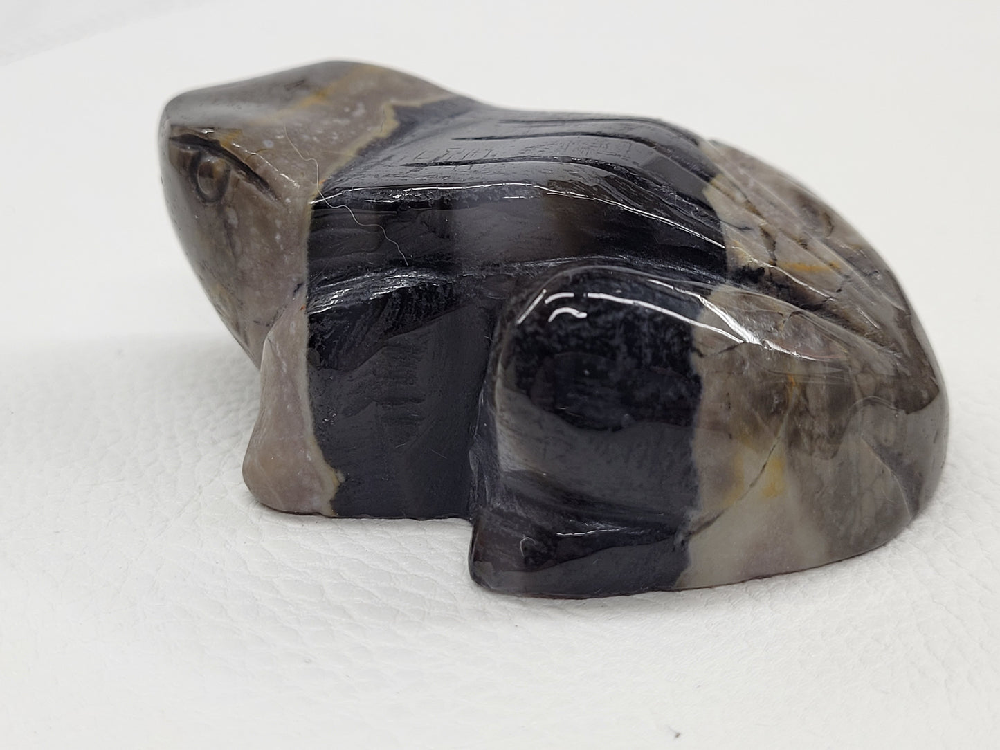 Volcano Agate frog (L)