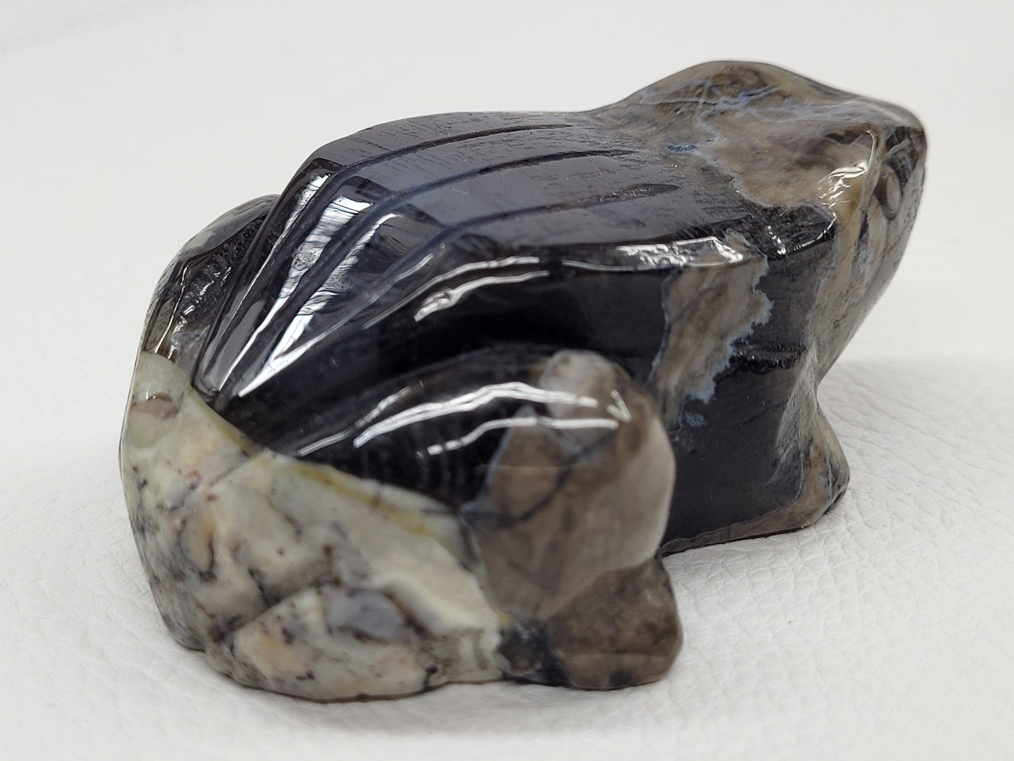 Volcano Agate frog (L)