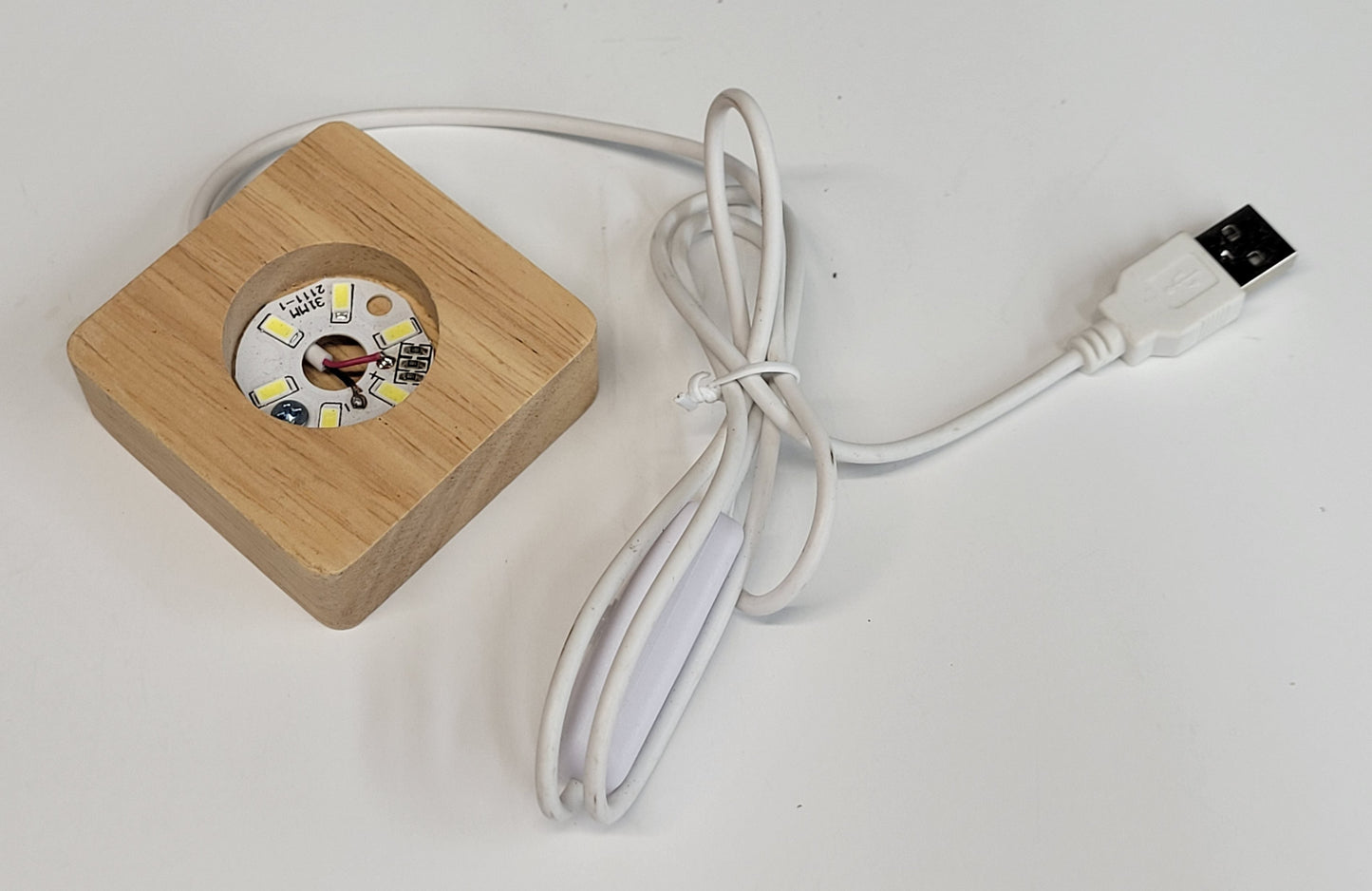 Lighted single sphere stands