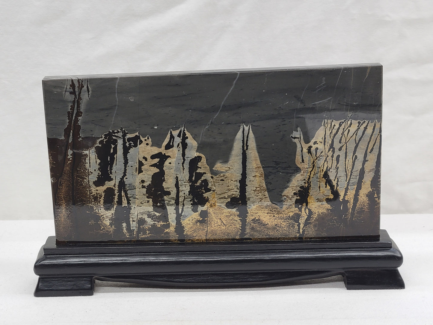 Picture Jasper slab on stand