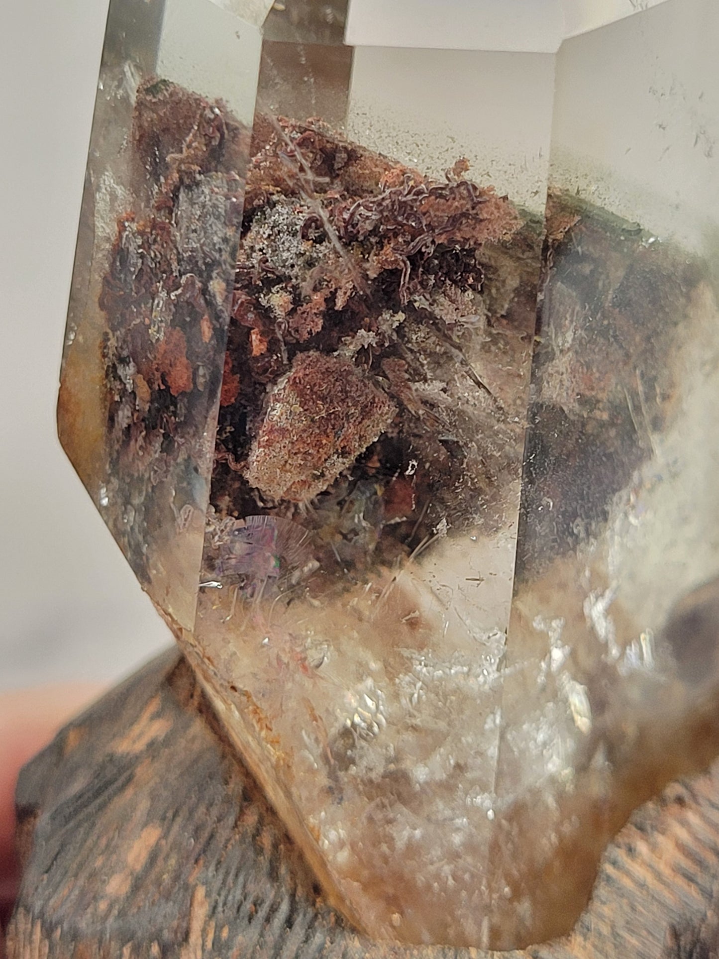 Garden Quartz statement towers on driftwood stand