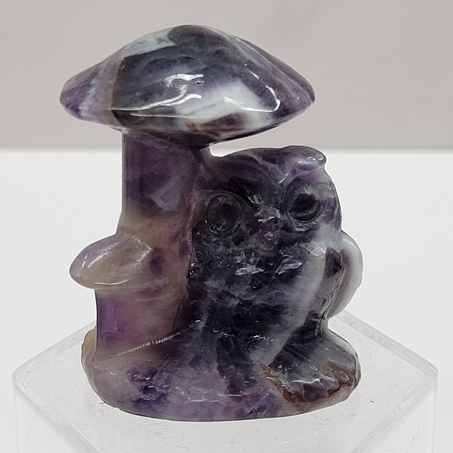 Owl under mushroom carving (medium)