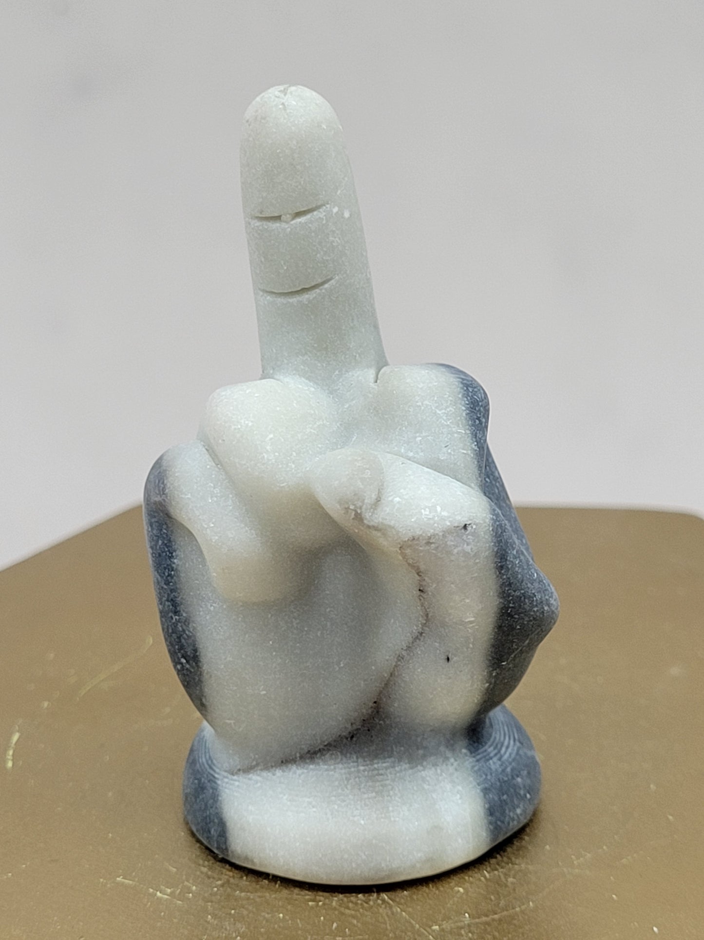 Hand gesture - Middle finger carvings (Tai Chi)