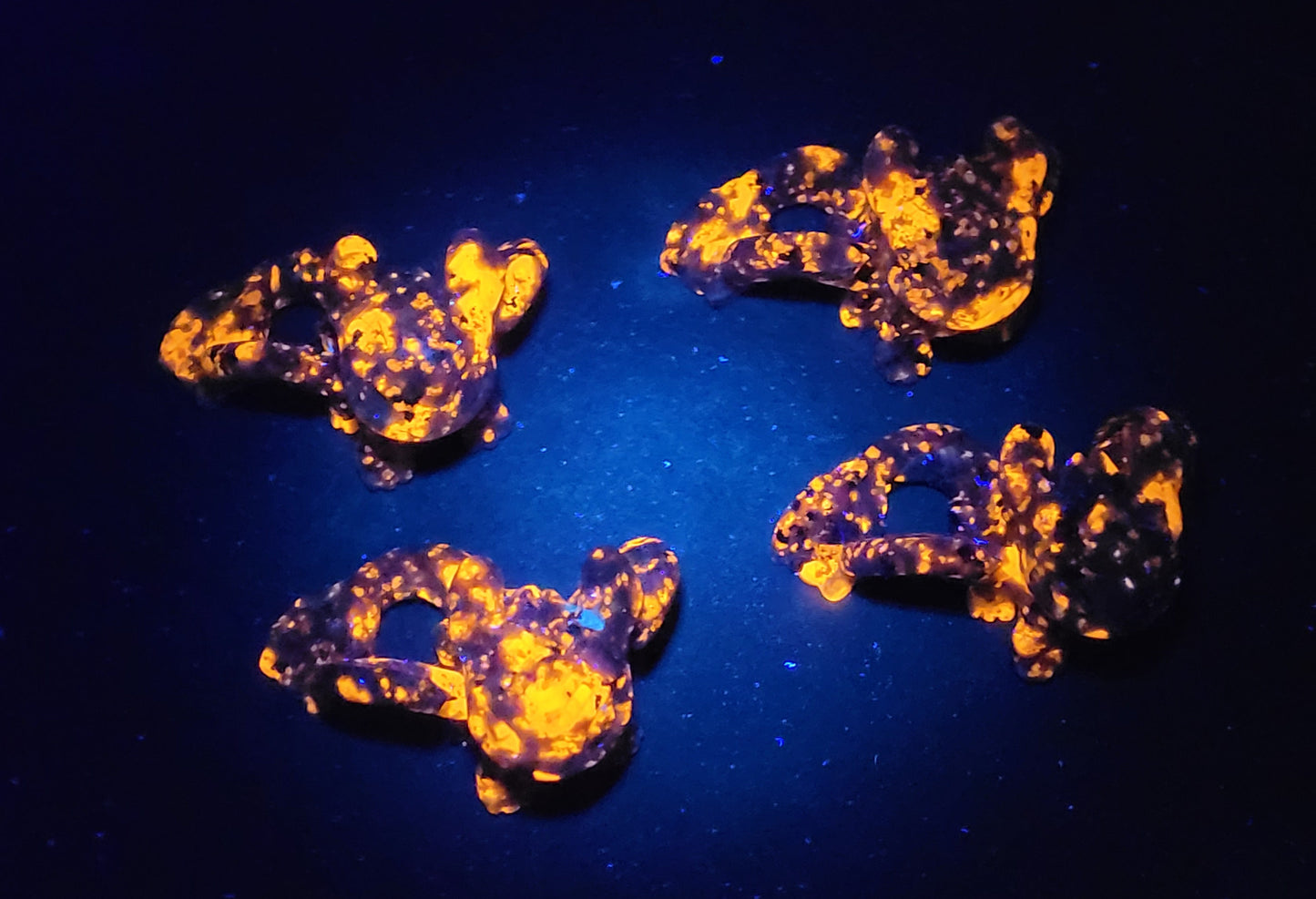 Open wing Toothless carving