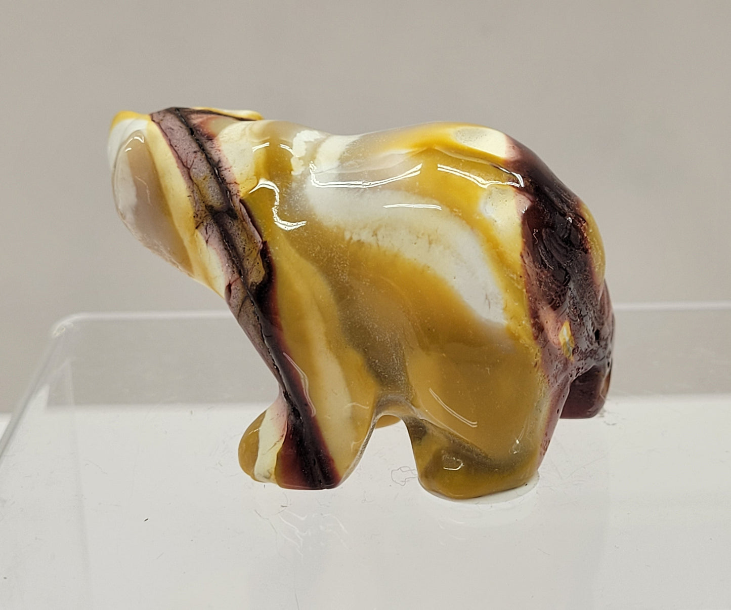 Bear carving - Mookaite (small)