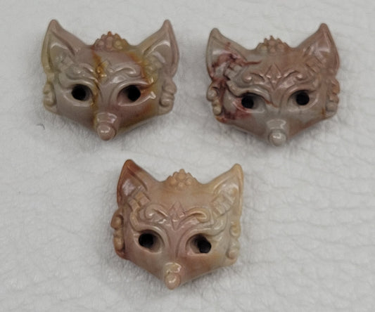 Alashan Agate mini carving - fox mask