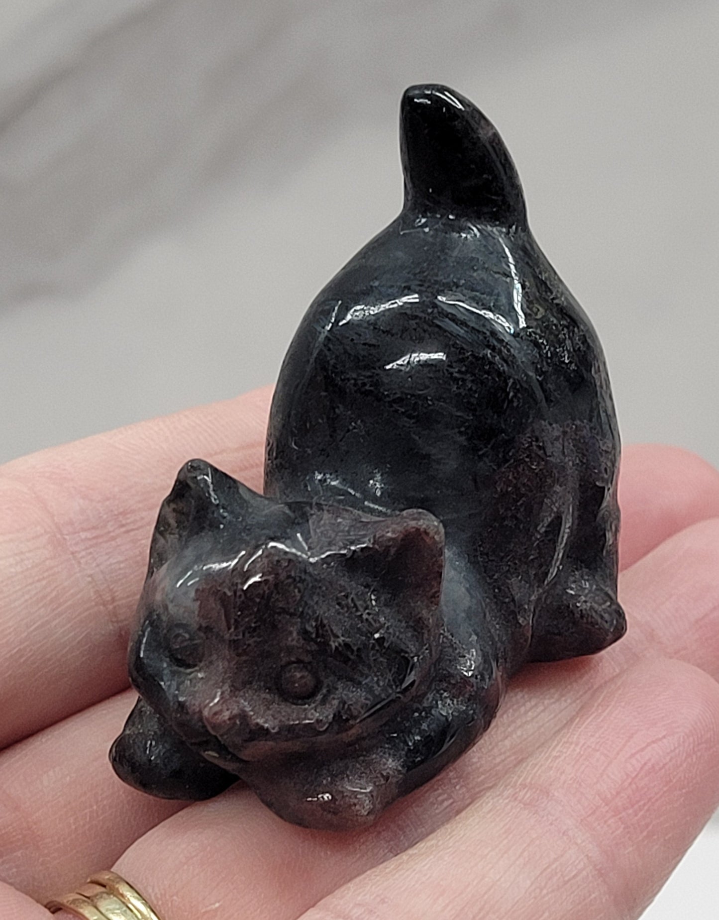 Cat/kitty carving - playful (M)