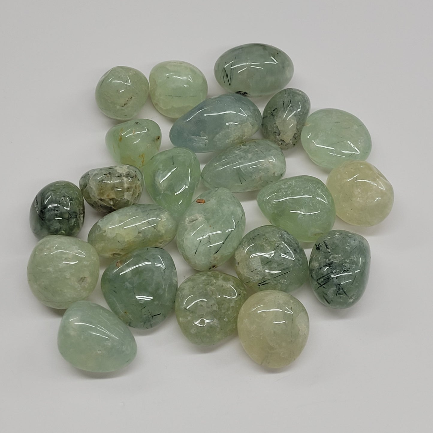 Prehnite tumbles
