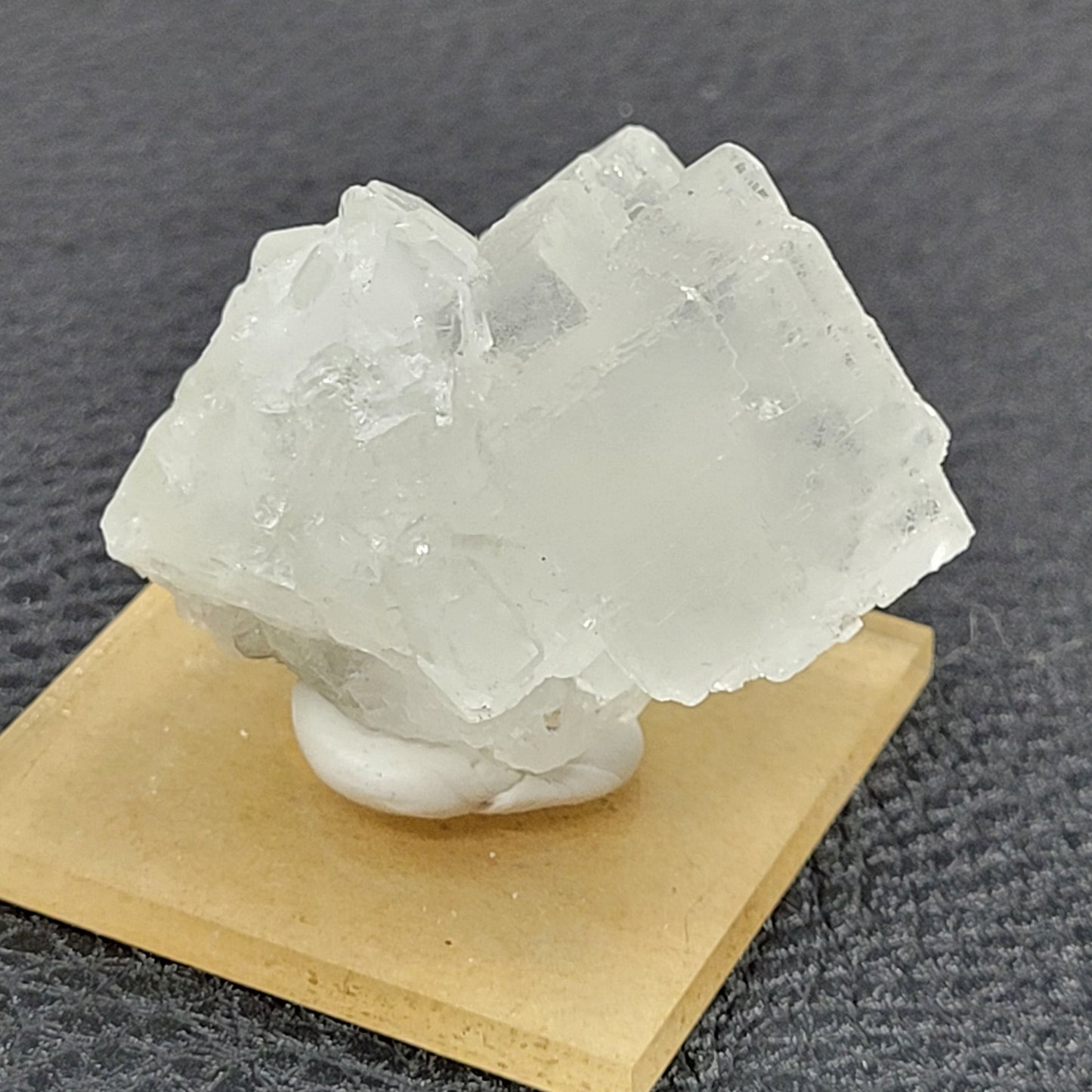 XHL Fluorite - China