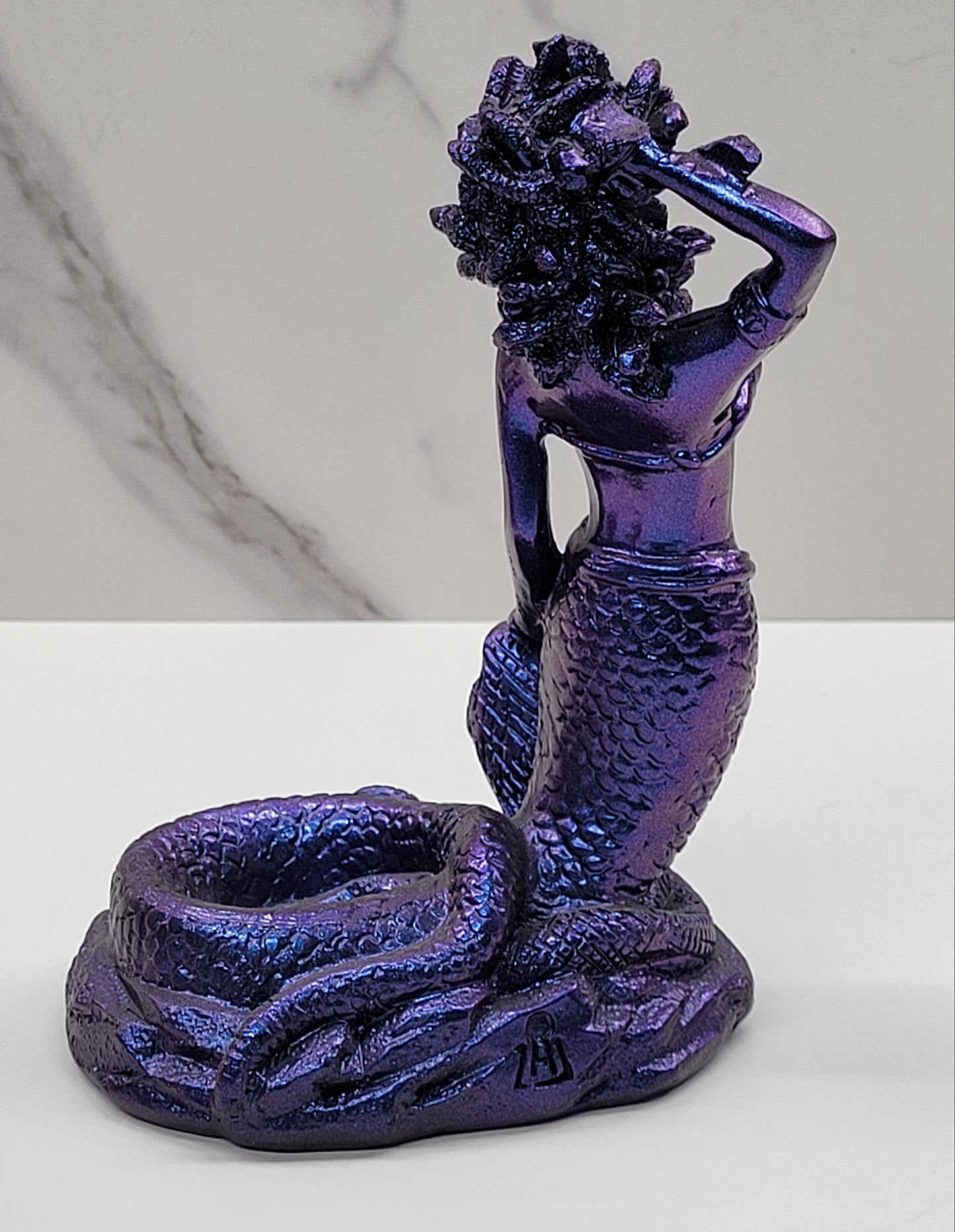Sphere stand- Medusa