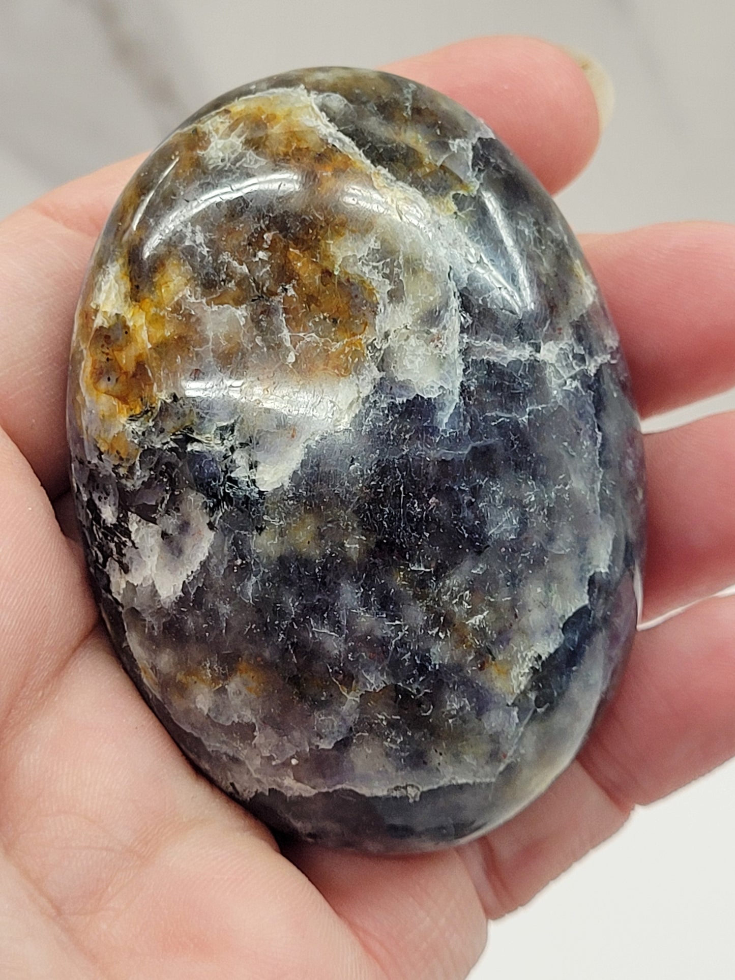 Iolite/Cordierite palm