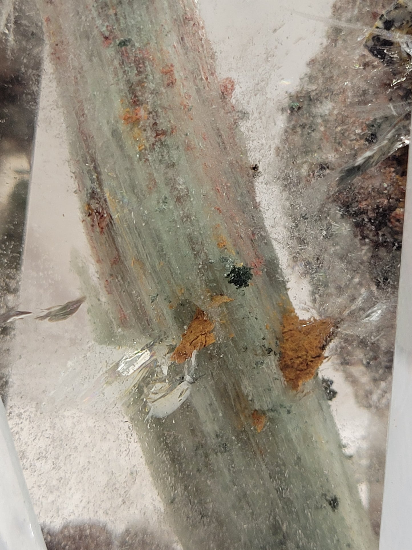 Garden Quartz statement towers on driftwood stand