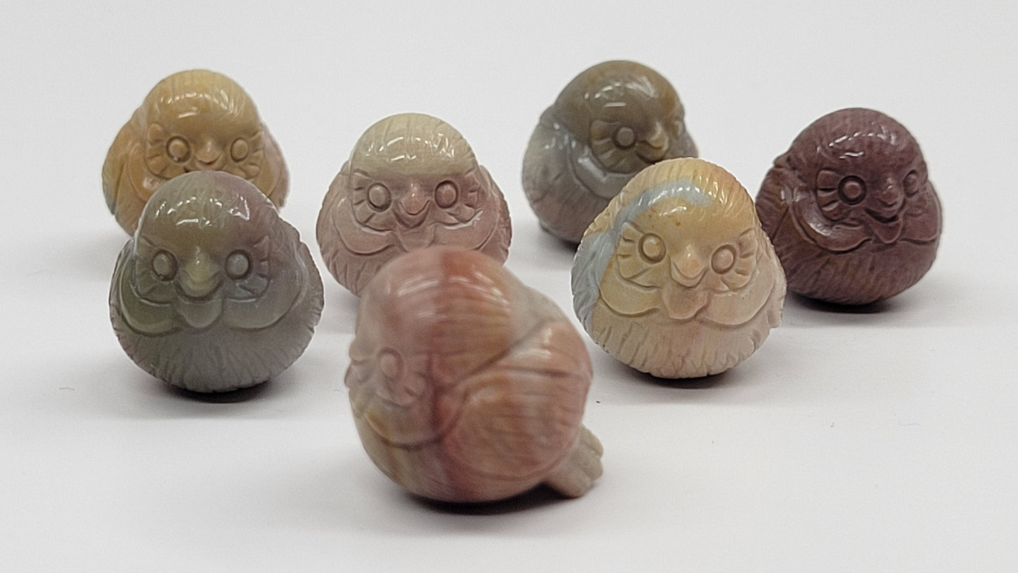 Alashan Agate mini carving - Chickadee bird