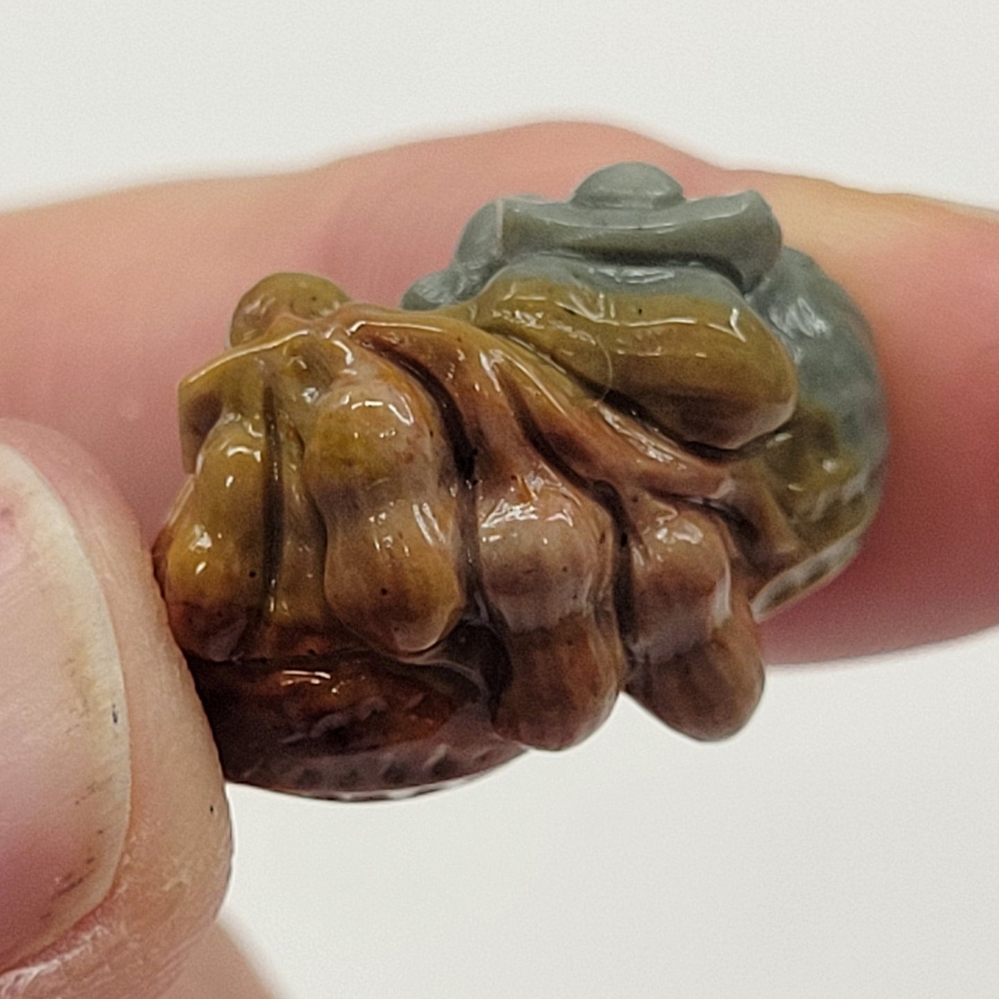 Alashan Agate mini carving - Peanut