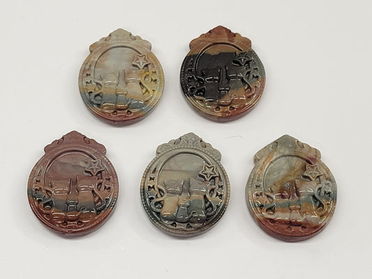 Alashan Agate mini carving - Kitty/cat family pendant