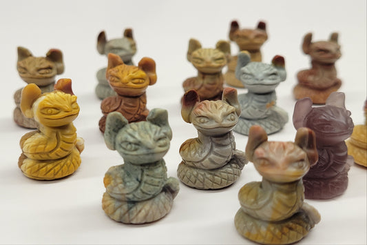 Alashan Agate mini carving - Snake