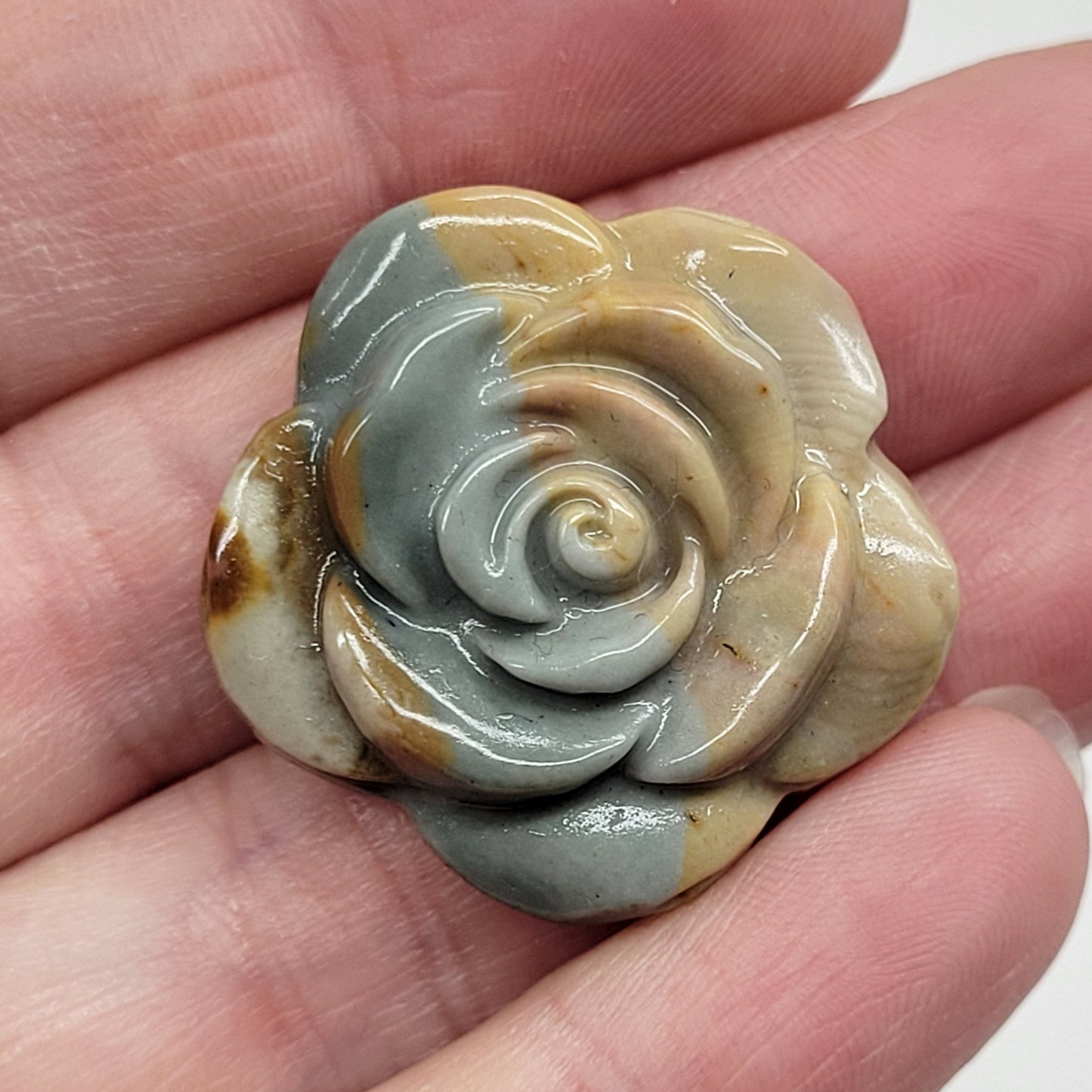 Alashan Agate mini carving - Rose (open)