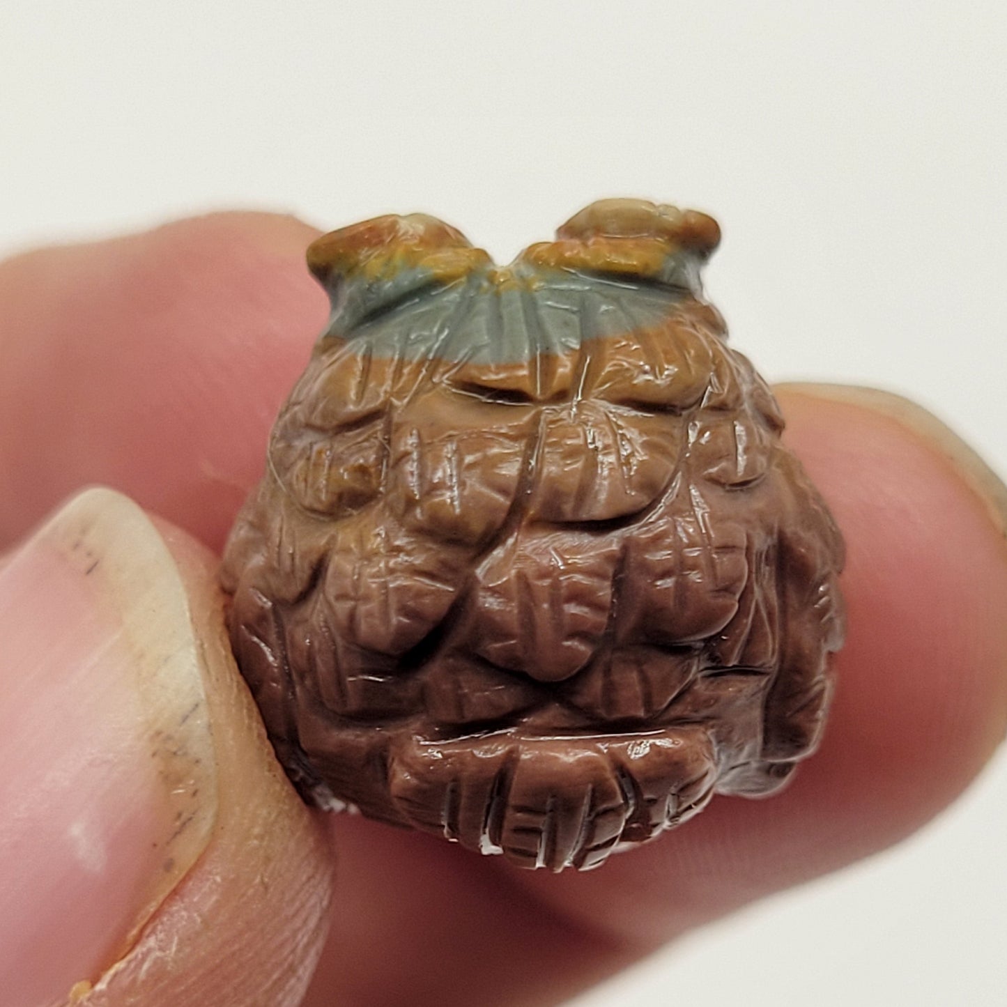 Alashan Agate mini carving - Owl 1