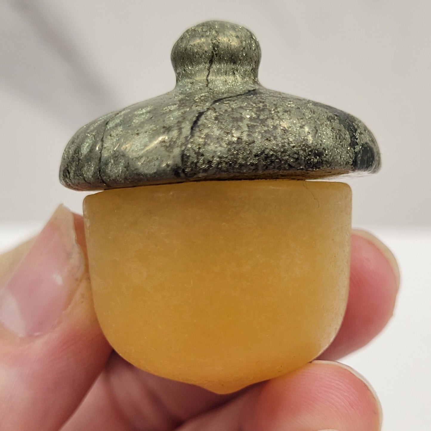 Acorn carving (medium)