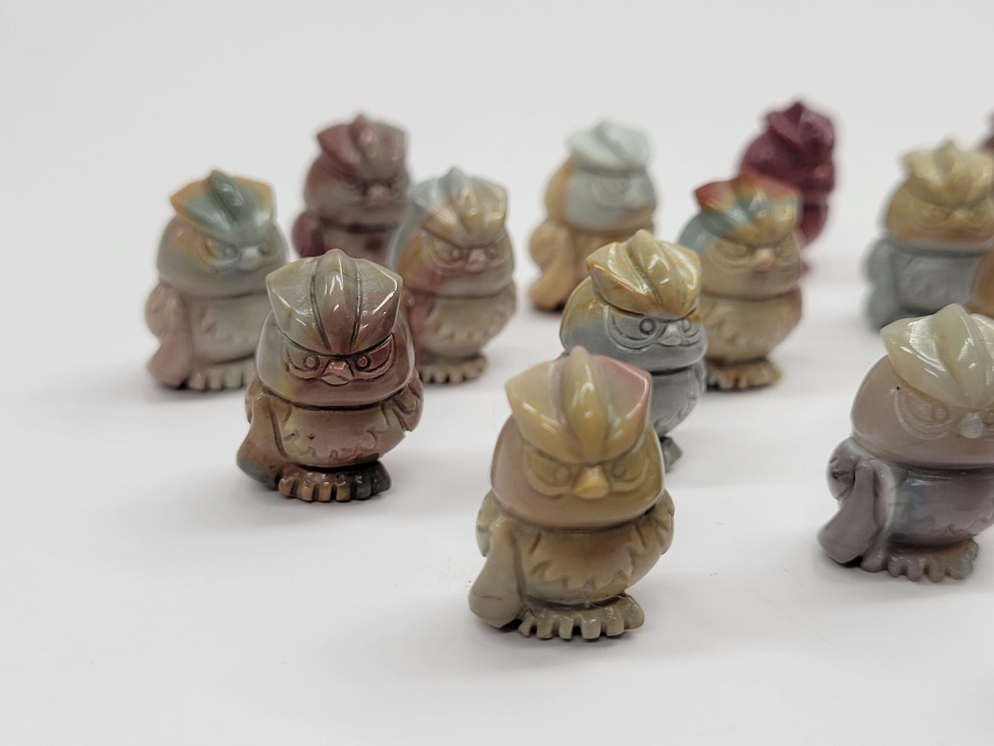 Alashan Agate mini carving - Owl 2