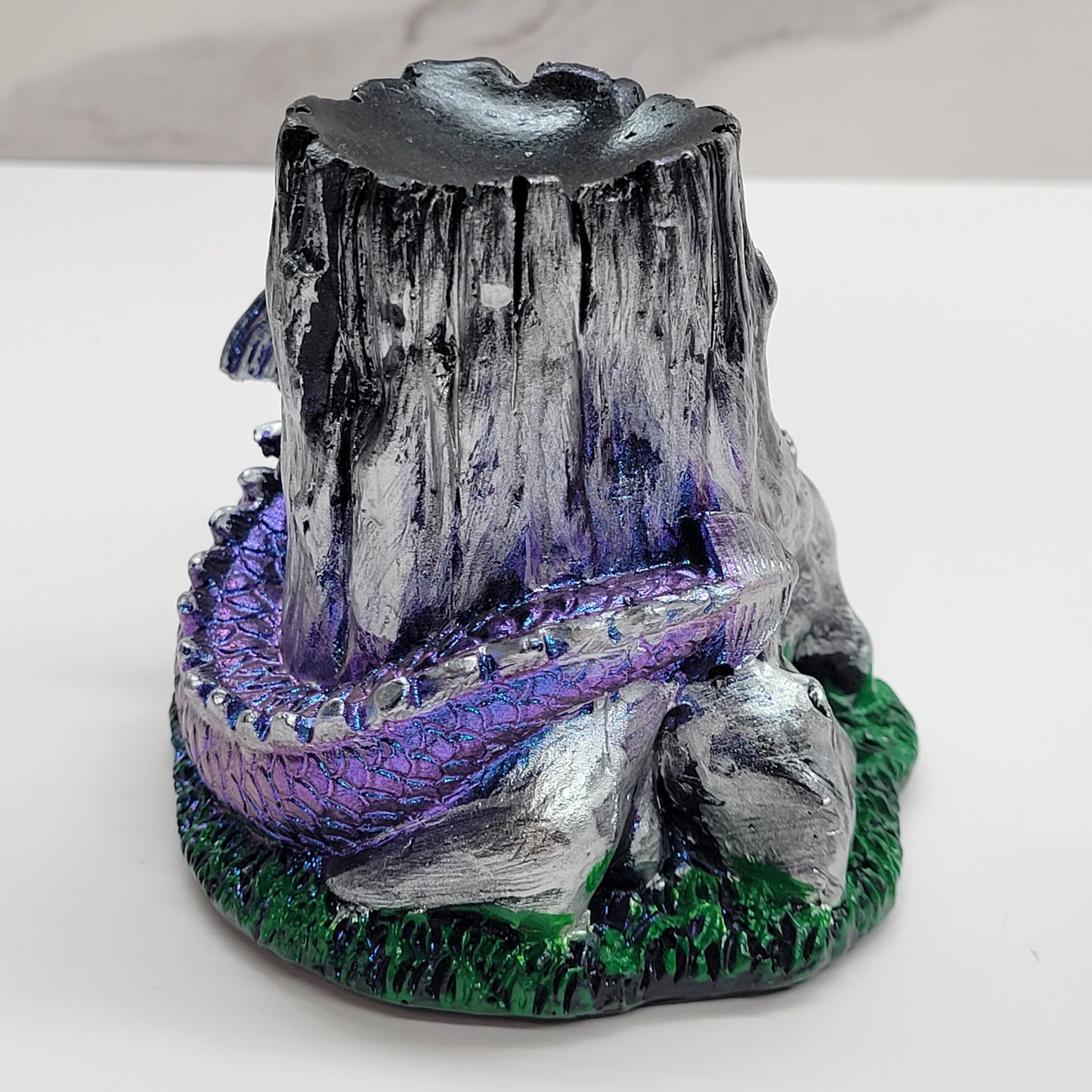 Sphere stand- Baby dragon