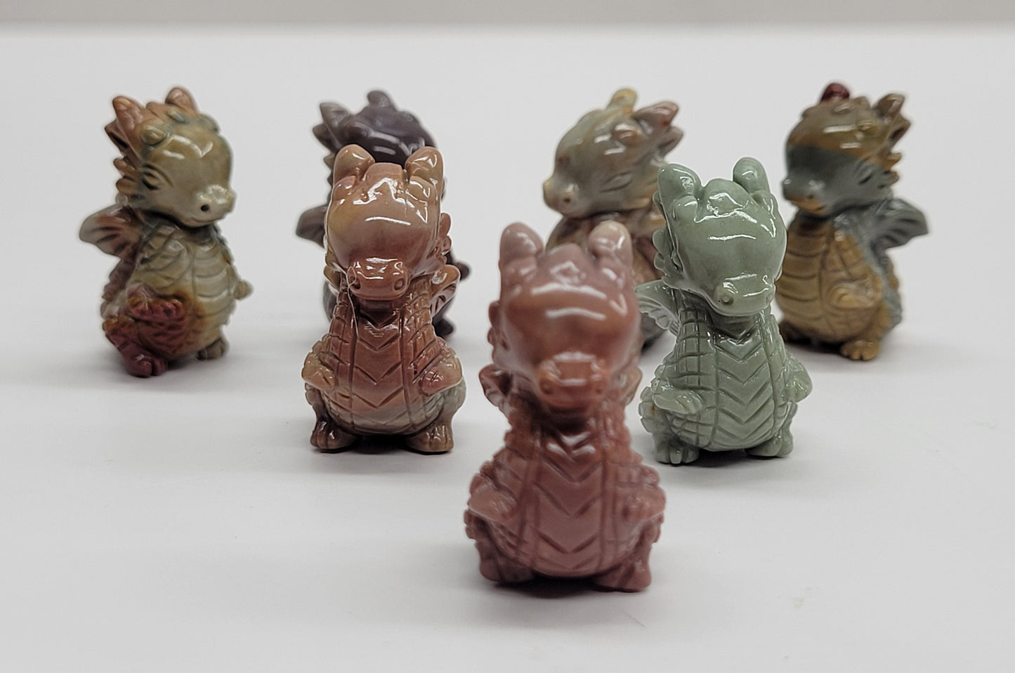 Alashan Agate mini carving - Dragon