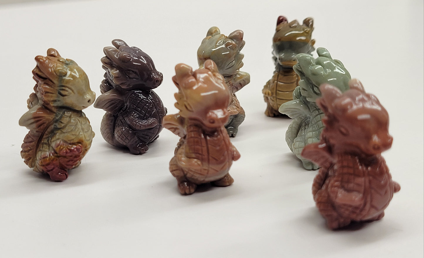 Alashan Agate mini carving - Dragon